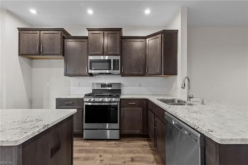 124 Freeman Dr, Hampton, VA, 23666-4285 | Card Image