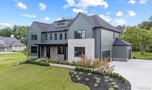 6520 Red Maple Ln, Bloomfield Hills, MI, 48301-3224 | Card Image