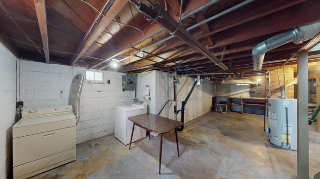 Laundry area | Image 24