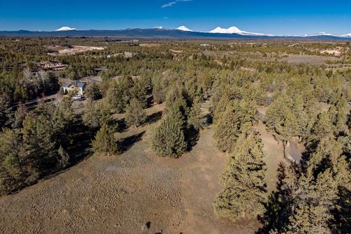 64141 Highway 20, Bend, OR, 97703-8588 | Card Image