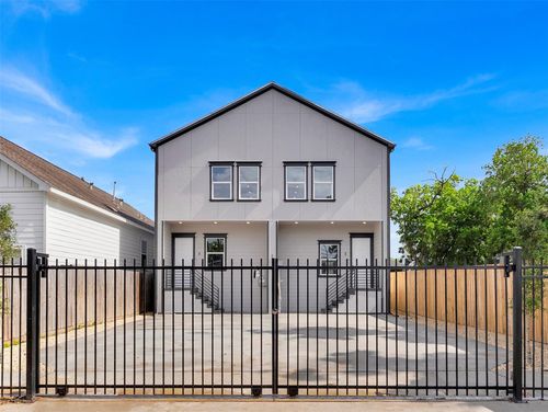1311 E 33rd St, Houston, TX, 77022-6401 | Card Image