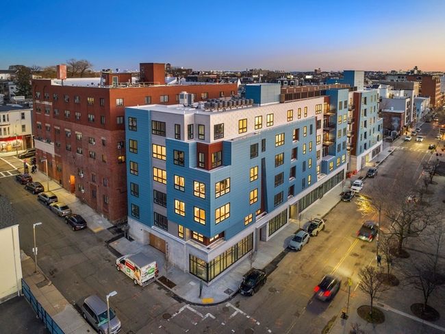 APT-509 - 301 Border St, Condo with 2 bedrooms, 2 bathrooms and 1 parking in Boston MA | Image 30