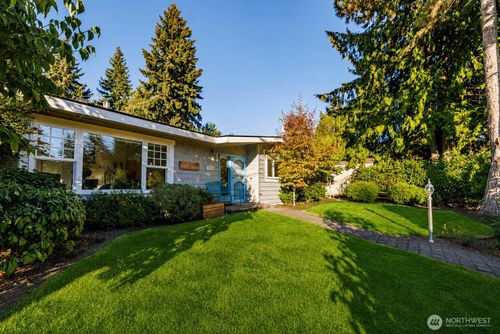 10648 Ne 47th Pl, Kirkland, WA, 98033-7609 | Card Image