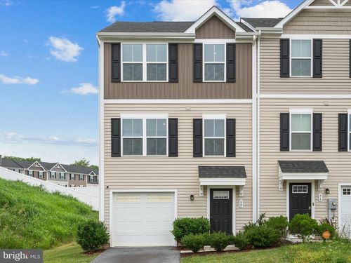60 Norcross Ct, MARTINSBURG, WV, 25403-1688 | Card Image