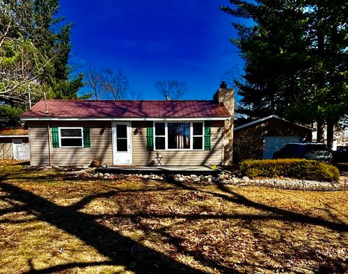 2738 Cathy St, Harrison, MI, 48625-8901 | Card Image