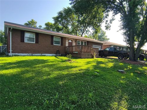 15 Fontainebleau Dr, Granite City, IL, 62040-3008 | Card Image