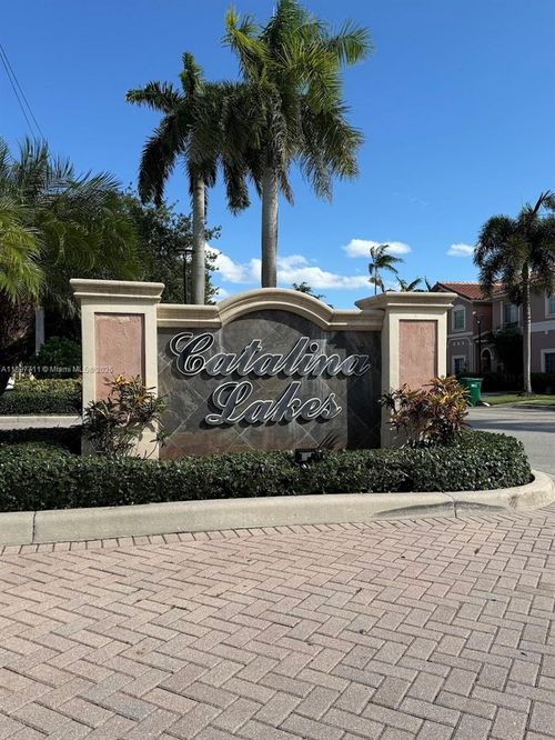 7802 Catalina Cir, Tamarac, FL, 33321-9144 | Card Image