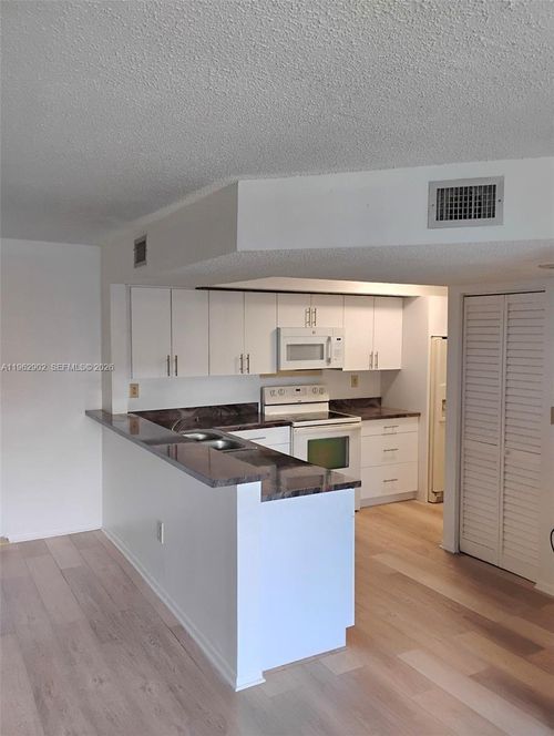 apt-306-8520 Sw 212th St, Cutler Bay, FL, 33189-3803 | Card Image