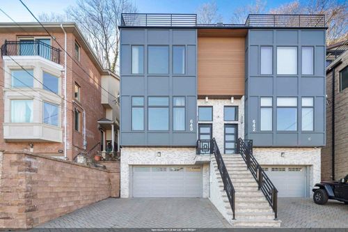 640 Undercliff Ave, Edgewater, NJ, 07020-1417 | Card Image