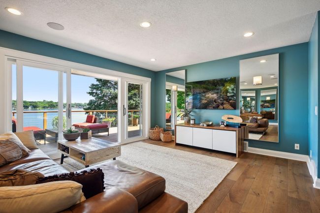 A perfect blend of contemporary style with classic lakeside details! | Image 9