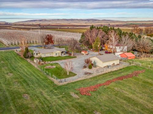 10240 Van Belle Rd, Sunnyside, WA, 98944-9611 | Card Image