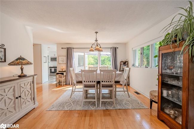 23 Valleyview Dr, House other with 3 bedrooms, 2 bathrooms and 7 parking in Oro Medonte ON | Image 11