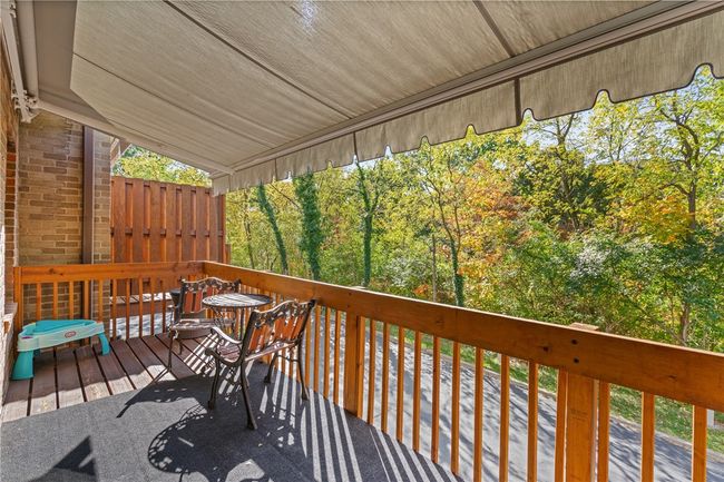 587 Thorncliffe Dr, Townhouse with 2 bedrooms, 3 bathrooms and 2 parking in Pittsburgh PA | Image 9