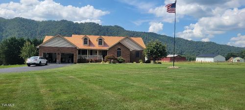 173 Ray Dr, Unicoi, TN, 37692-6814 | Card Image