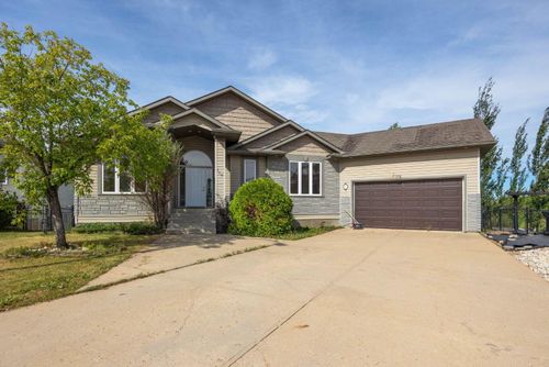 110 Lindstrom Bay, Fort Mcmurray, AB, T9K2N8 | Card Image