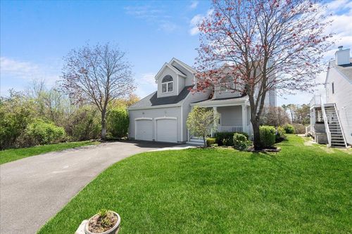 11 Wateredge Ct, Oakdale, NY, 11769-2270 | Card Image