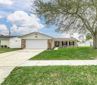 1734 Cordova Circle W, House other with 3 bedrooms, 2 bathrooms and null parking in Lakeland FL | Image 1