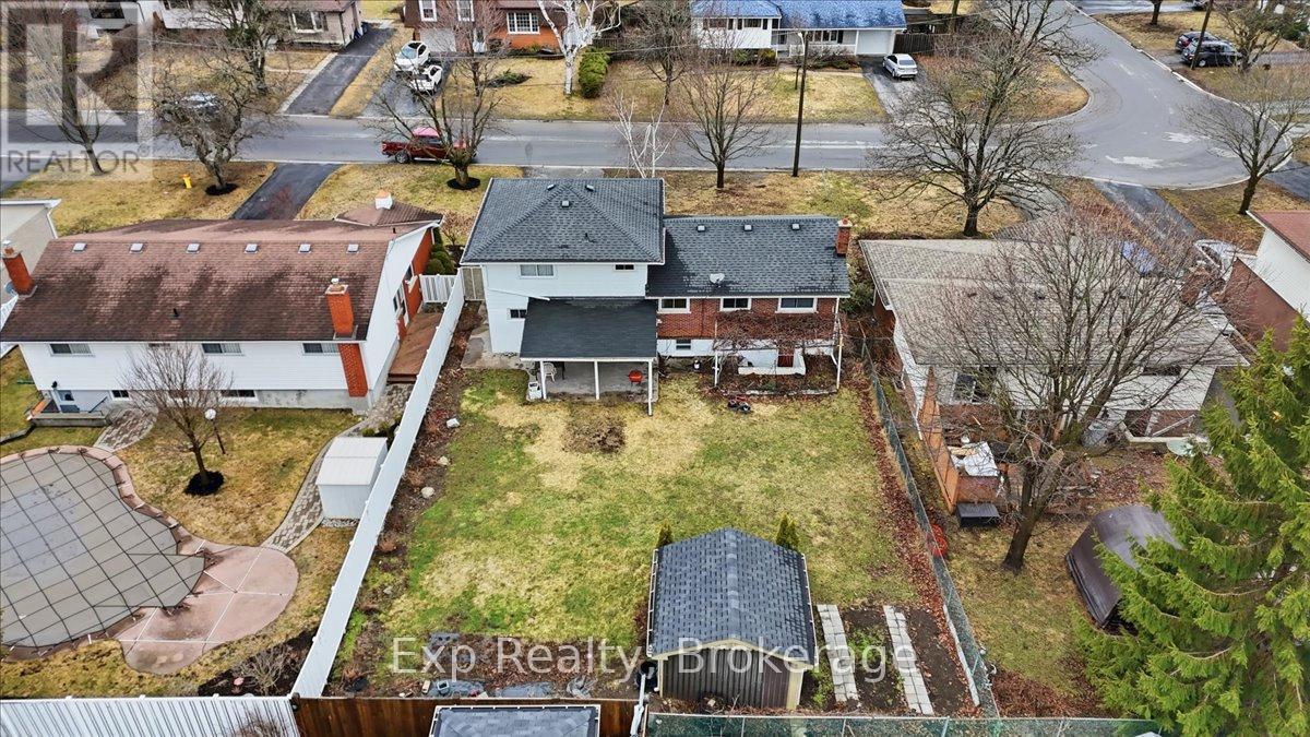 Residential in Belleville (Belleville Ward) 3