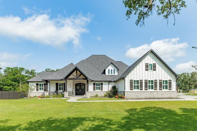 337 Thousand Oaks Dr, House other with 4 bedrooms, 3 bathrooms and 3 parking in Angleton TX | Image 4