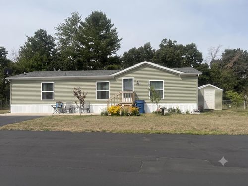653 S Bluegill Ln, Newaygo, MI, 49337-8044 | Card Image