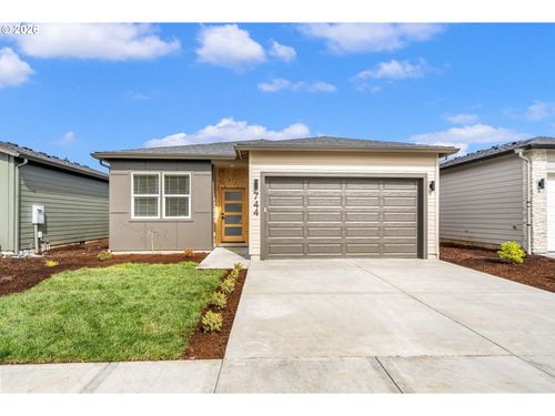 744 Se 34th St, Battle Ground, WA, 98604-3363 | Card Image