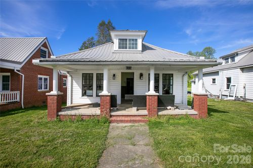 220 Main St, Rosman, NC, 28772-9769 | Card Image