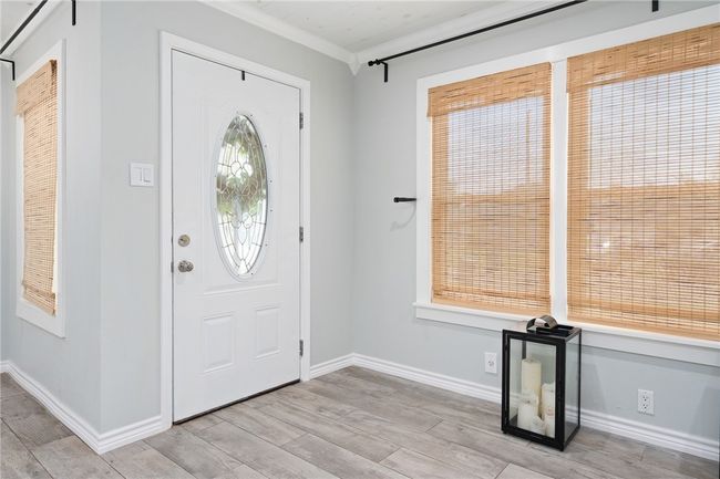 332 S Chiltipin St, House other with 2 bedrooms, 1 bathrooms and null parking in Sinton TX | Image 4