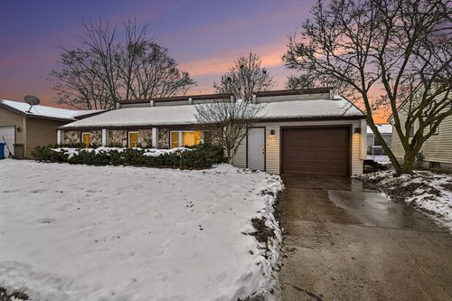 4777 Flying Eagle Dr Se, Kentwood, MI, 49548-7564 | Card Image