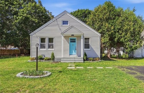 41 Custer St, Warwick, RI, 02889-8825 | Card Image