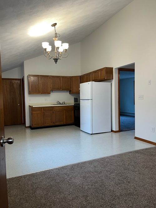 2-28 Hope St, Warren, RI, 02885-2508 | Card Image