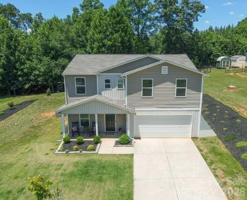 150 Four Andrews Dr, Harmony, NC, 28634-9283 | Card Image