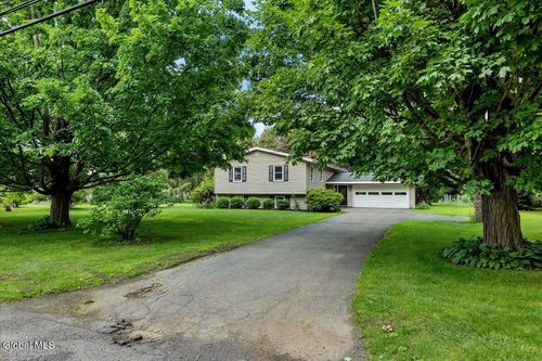 95 Albany Ave, Kinderhook, NY, 12106-2304 | Card Image