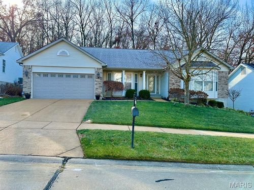 3071 Crystal Lake Dr, Saint Louis, MO, 63129-6620 | Card Image