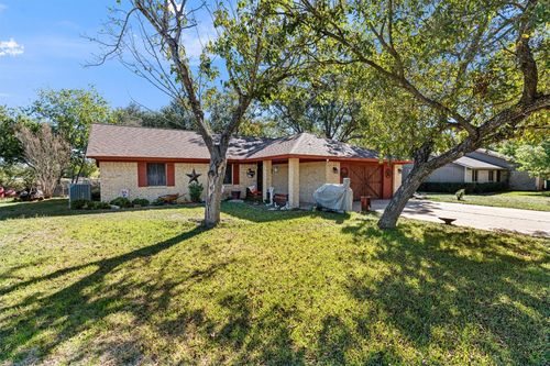 106 Frederick Ln, Thorndale, TX, 76577-6201 | Card Image