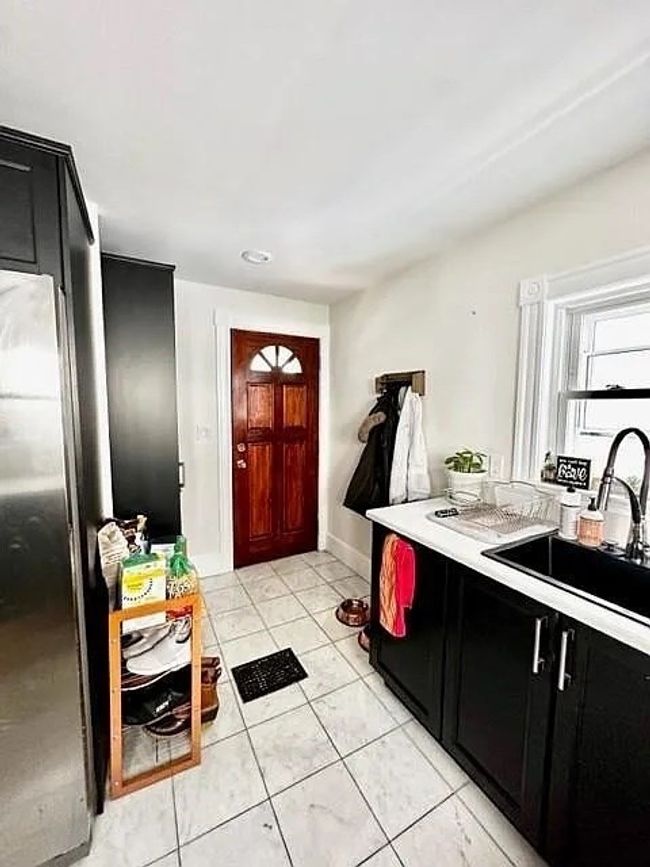 58 Beacon St, House other with 2 bedrooms, 1 bathrooms and null parking in Winthrop MA | Image 10