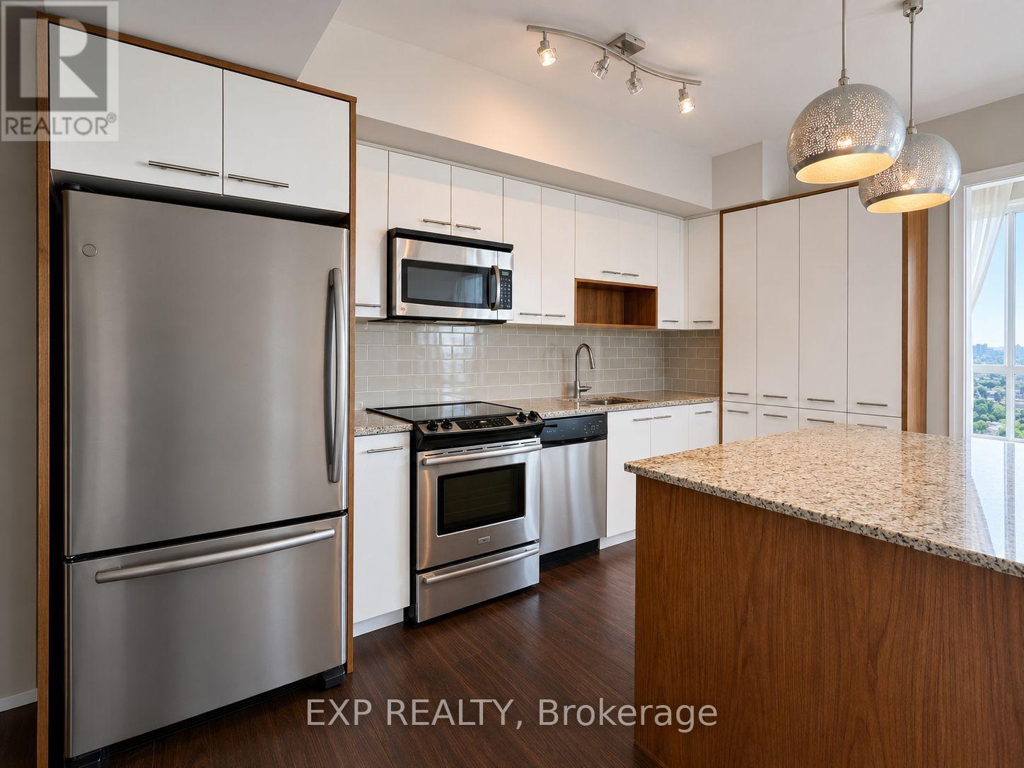 Residential Lease in Toronto (Islington-City Centre West) 5