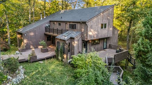 4 Old Gate Ln, Newtown, CT, 06470-2222 | Card Image