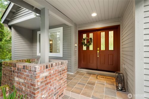 a-820 173rd Avenue Ne, Bellevue, WA, 98008 | Card Image