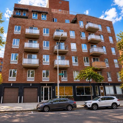 1b-3226 Union St, Flushing, NY, 11354-3197 | Card Image