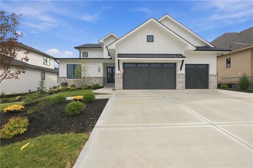 17609 Knox St, Overland Park, KS, 66221-9601 | Card Image