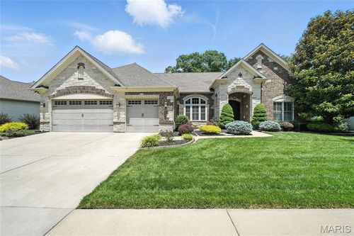 2022 Paul Renaud Blvd, Lake St Louis, MO, 63367-4326 | Card Image
