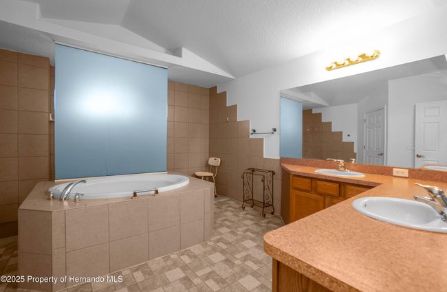 7285 Nightwalker Rd, House other with 4 bedrooms, 3 bathrooms and null parking in WEEKI WACHEE FL | Image 27