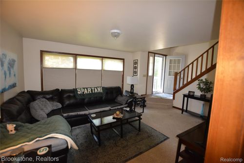 7510 Elizabeth Ct, Swartz Creek, MI, 48473-1468 | Card Image