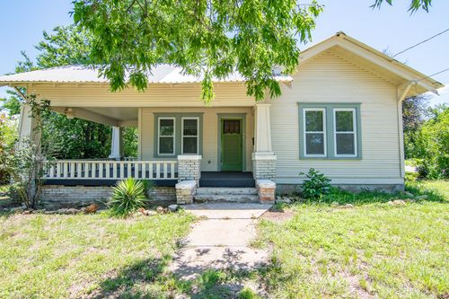 1620 Avenue D, Brownwood, TX, 76801-3828 | Card Image
