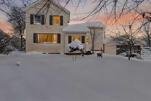 27064 White St, Cassopolis, MI, 49031-8803 | Card Image