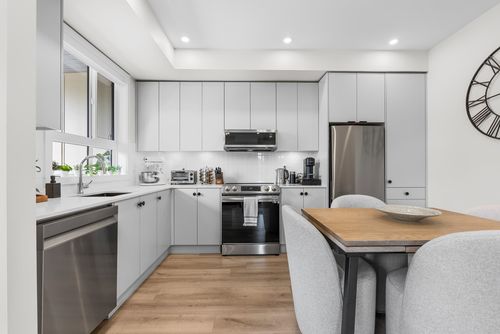 312-45505 Campus Dr, Chilliwack, BC, V2R6L2 | Card Image