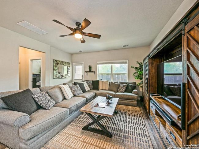 10202 Shadowy Dusk, House other with 6 bedrooms, 4 bathrooms and null parking in Schertz TX | Image 7