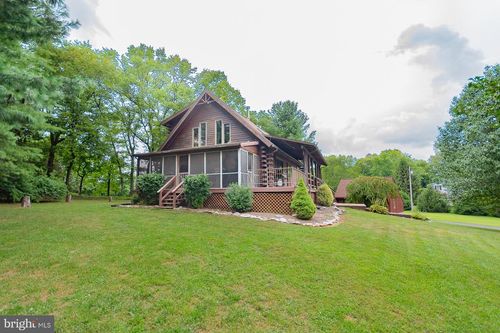 1337 Cedar Ln, SHEPHERDSTOWN, WV, 25443-3569 | Card Image