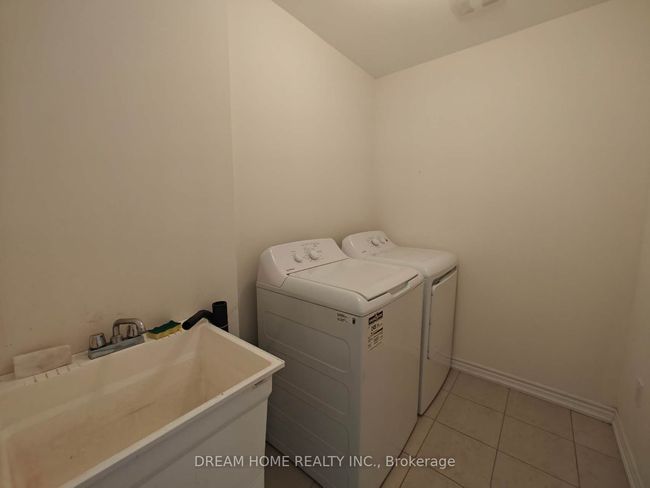 28 Robert Joffre Leet Ave, House attached with 3 bedrooms, 3 bathrooms and 1 parking in Markham ON | Image 11