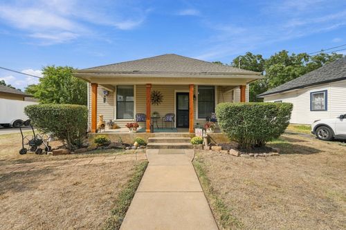 311 N Pendell Ave, Cleburne, TX, 76033-8729 | Card Image